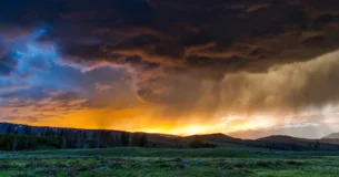 El alma es el espejo de un universo indestructible. - Gottfried Wilhelm Leibniz