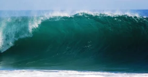 Los hábitos son una segunda naturaleza que destruye a la primera. - Blaise Pascal