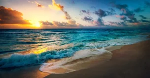 La época en que mejor se ama es aquélla en que se piensa todavía que se es el único amante y que nadie que ha amado amará tanto como uno. - Johann Wolfgang von Goethe