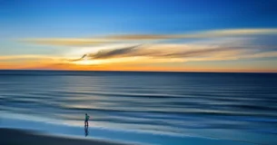 Un bello paisaje, una hermosa jornada, un libro selecto... ¿Qué más necesitáis para ser felices? El sol de la vida resplandece desde adentro. - Joseph Unger