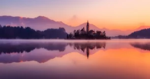 Mientras seáis jóvenes, haréis bien de que vuestros corazones no pidan limpieza, porque quizá necesitéis, al lavarlos, retorcerlos también. - John Ruskin